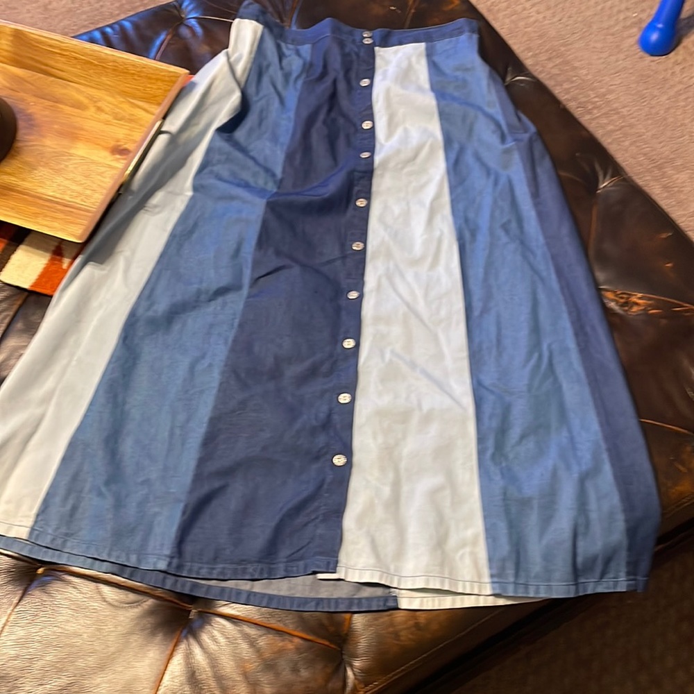 Life and style denim looking skirt lightweight cotton